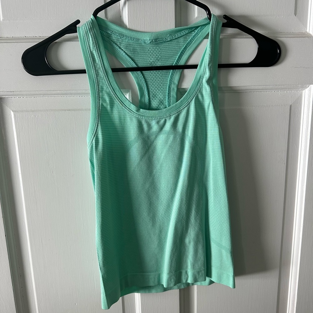 Lululemon tank top